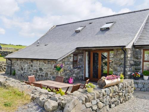 Llanfair House | Beudy Hen