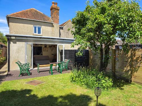 East Ashling House | Blacksmith Cottages