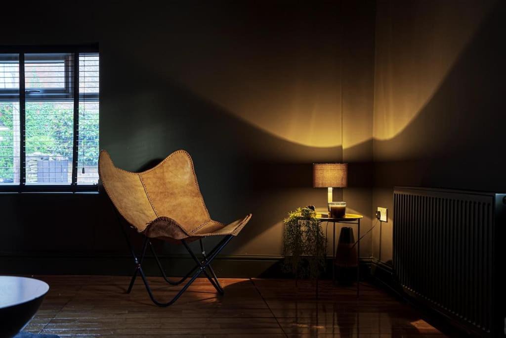 Macclesfield House | BOHOME moody 2 bed garden cottage Macclesfield centre