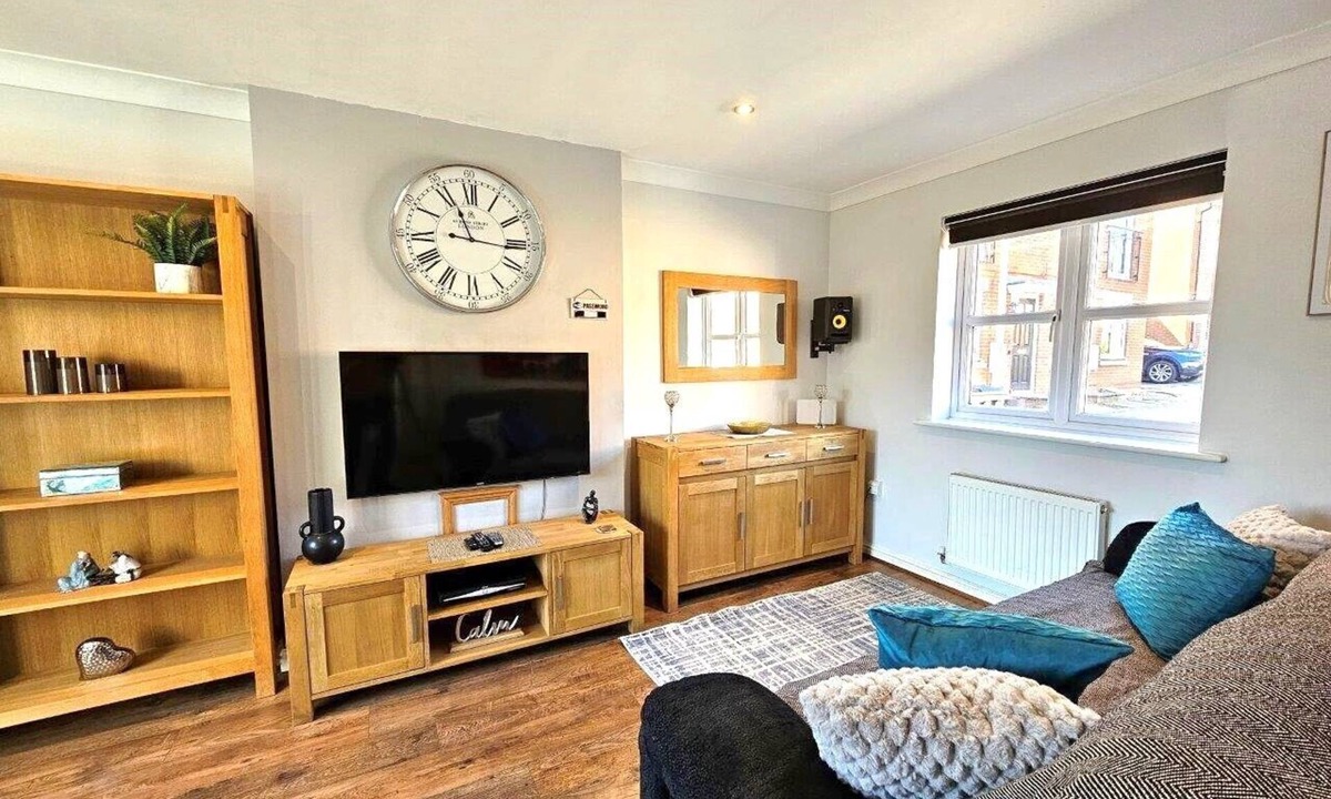 Gloucester House | Boughton 3 Bed Semi by Fortuna Property Portfolio