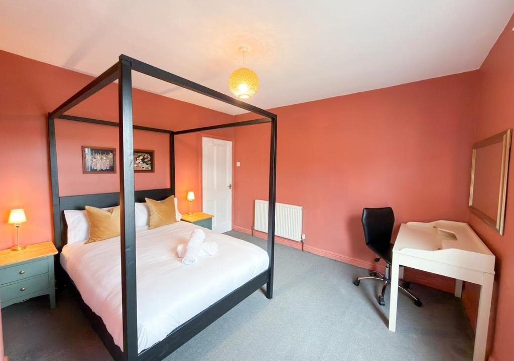 Chesterfield Apartment | Brampton Terrace Chesterfield Centre & Peaks