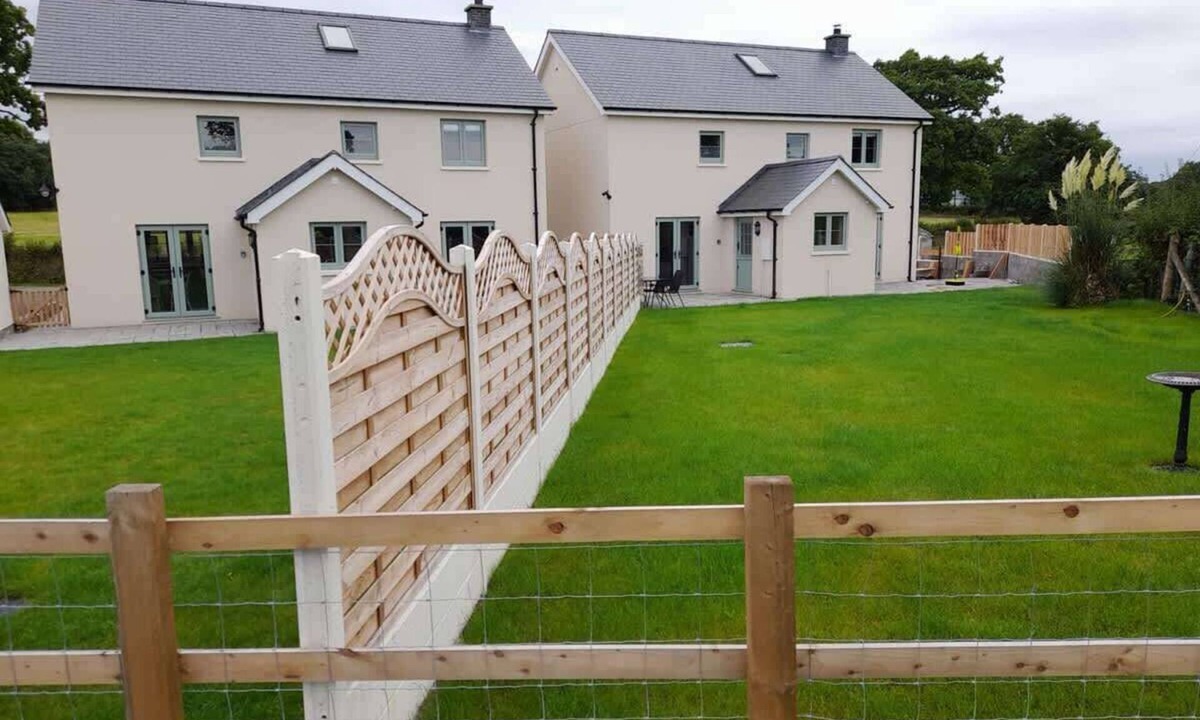 Llandovery Cottage | Brecon Beacons Retreat | 2 Cottages & Gardens
