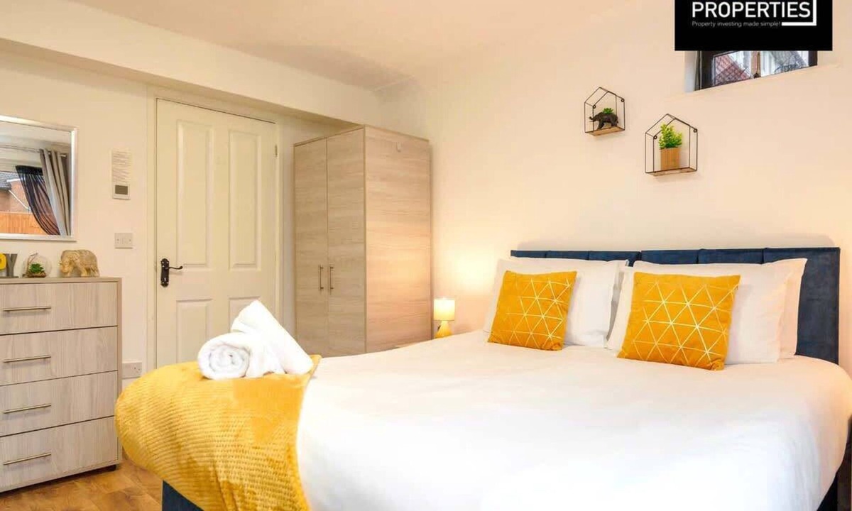 Tea Green Condo | Bright Garden Studio w/Free Parking & WiFi