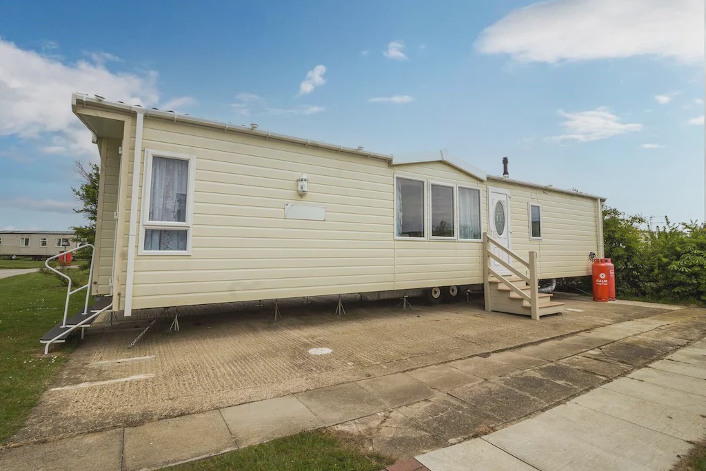 Mappleton House | Brilliant 6 berth caravan for hire at Skipsea Sands Holiday Park ref 41037NF