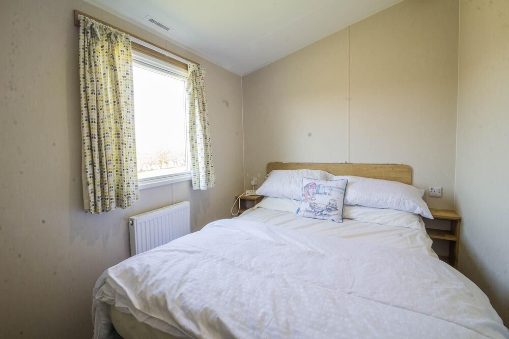 Mappleton House | Brilliant caravan for hire at Skipsea Sands Holiday Park ref 41012F