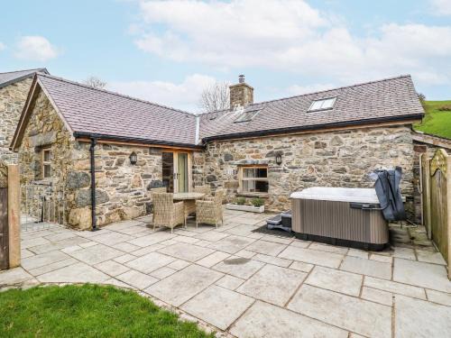 Cwmtirmynach House | Briws