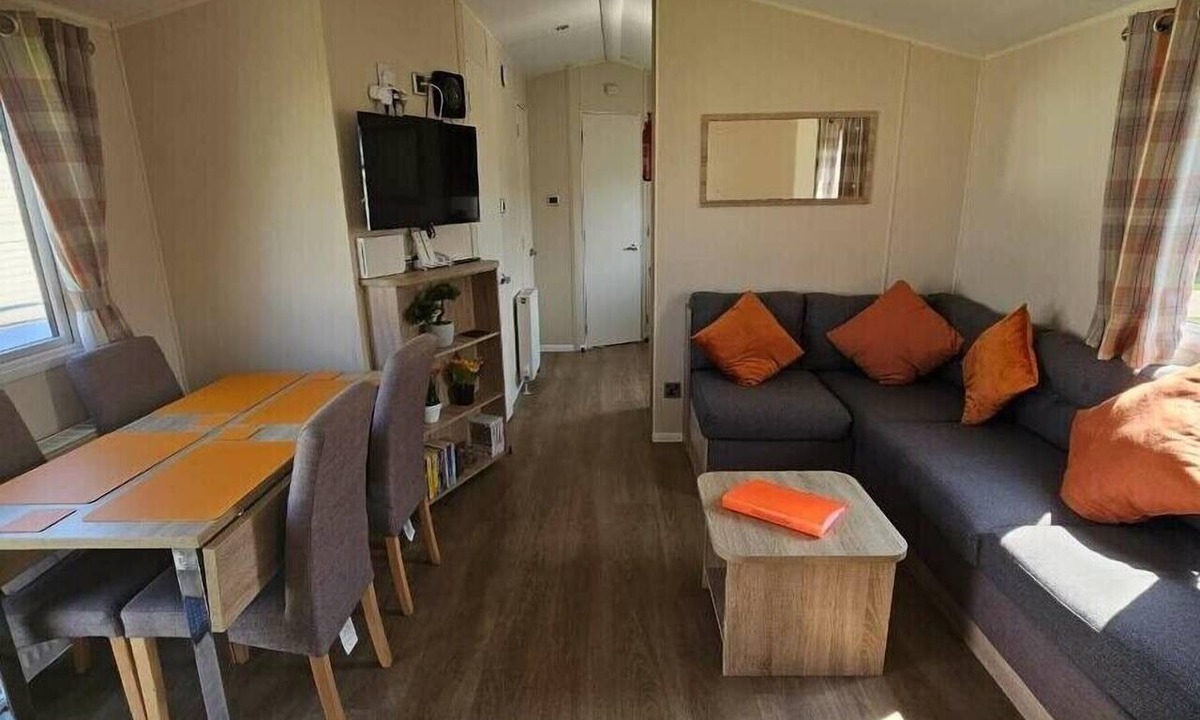 Hopton Cottage | Broadland Sands - Holiday Accommodation 21136
