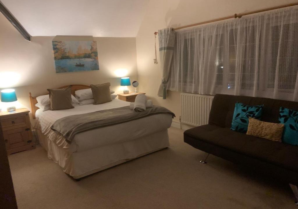 Horstead House | Broadwalk8