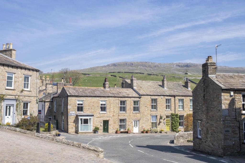 Askrigg House | Brook House