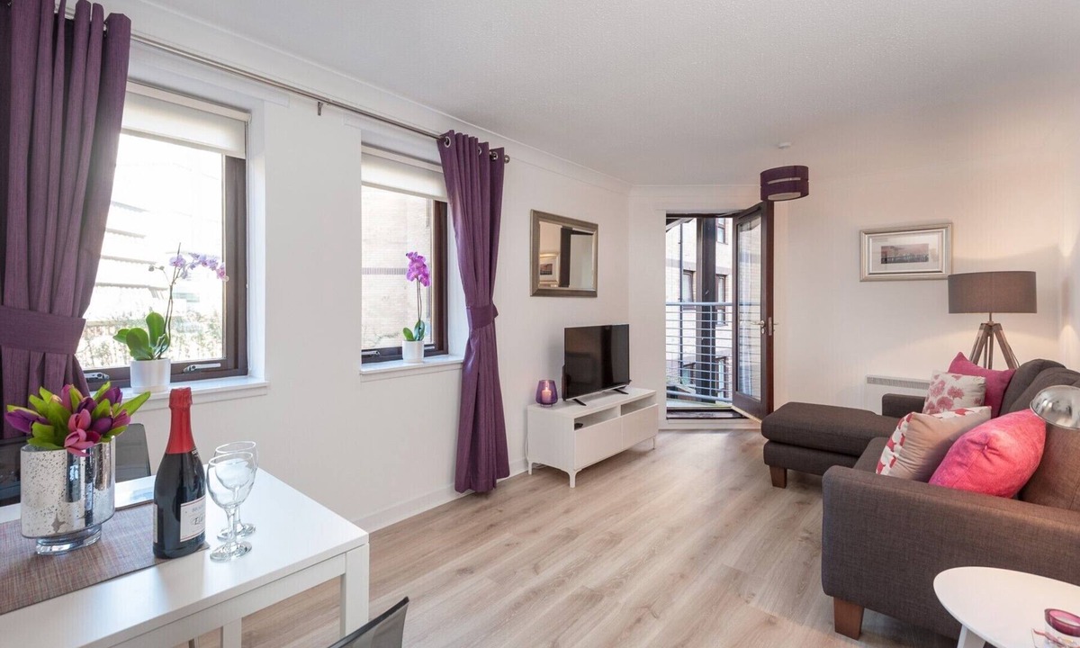 City Centre Glasgow Apartment | Brown Street Apartment 1