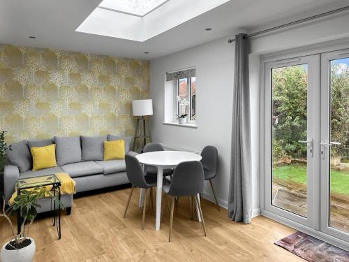 Harrogate House | Bungalow in Harrogate - Garden & Drive - Sleeps 4
