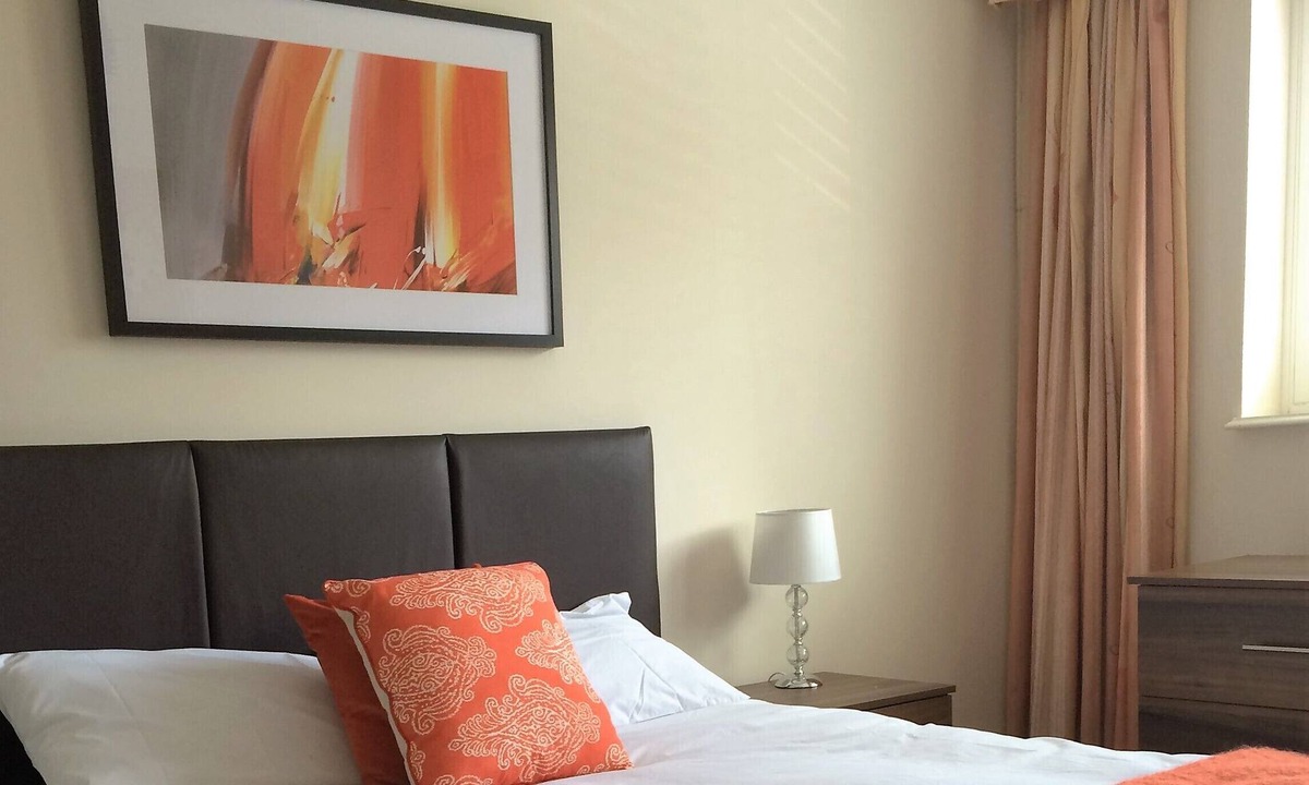 Burghfield House | Burgh House