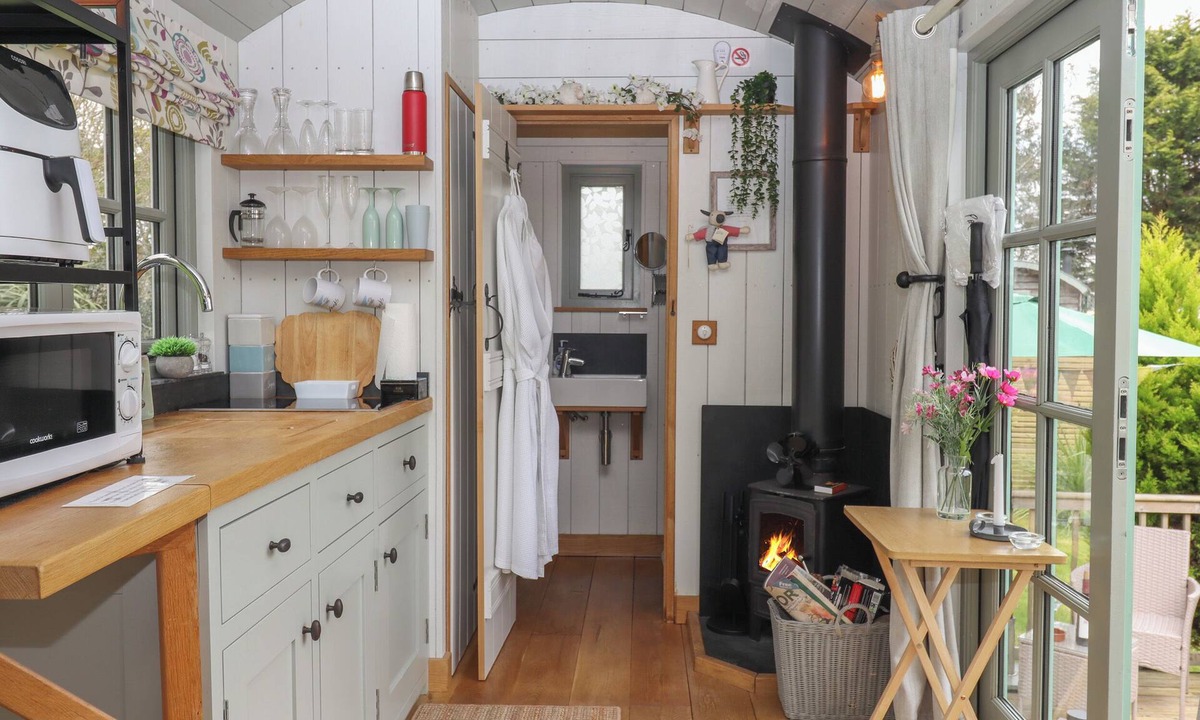 Swimbridge Cottage | Burr 2 Shepherds Hut