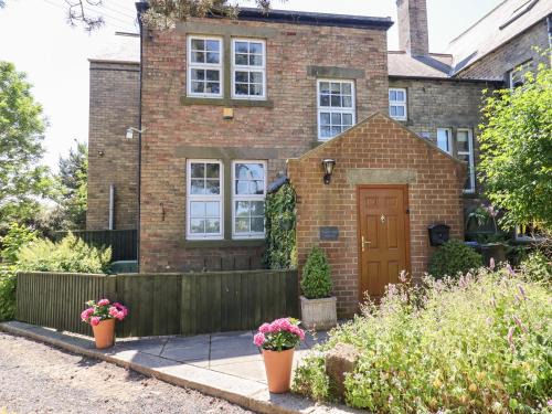 Morpeth House | Buzzards Rest