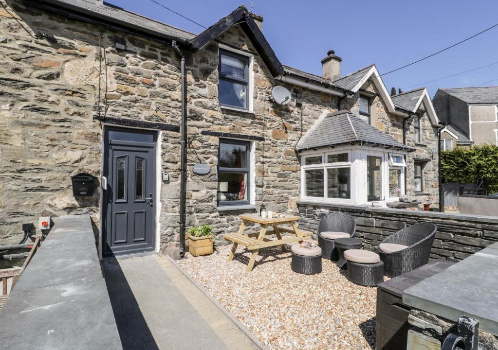 Tanygrisiau House | Bwthyn Ger Afon Riverplace Cottage