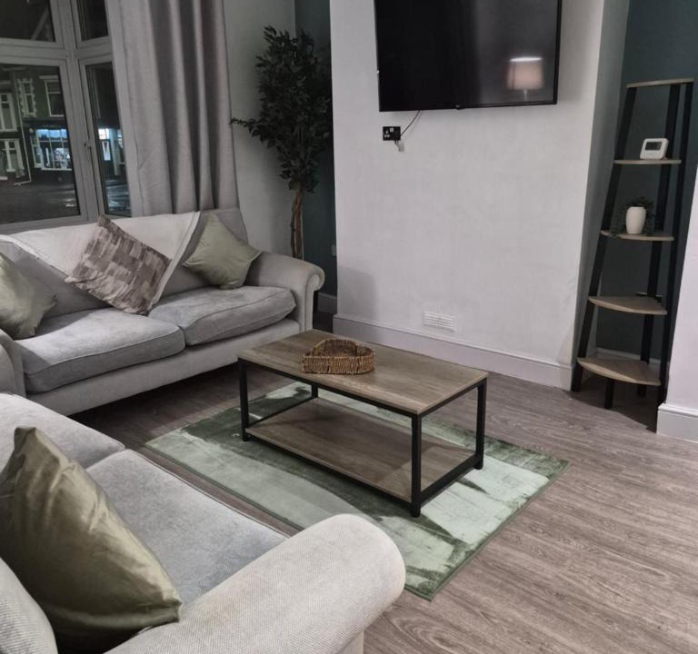 Sketty Apartment | Cariad Cwtch