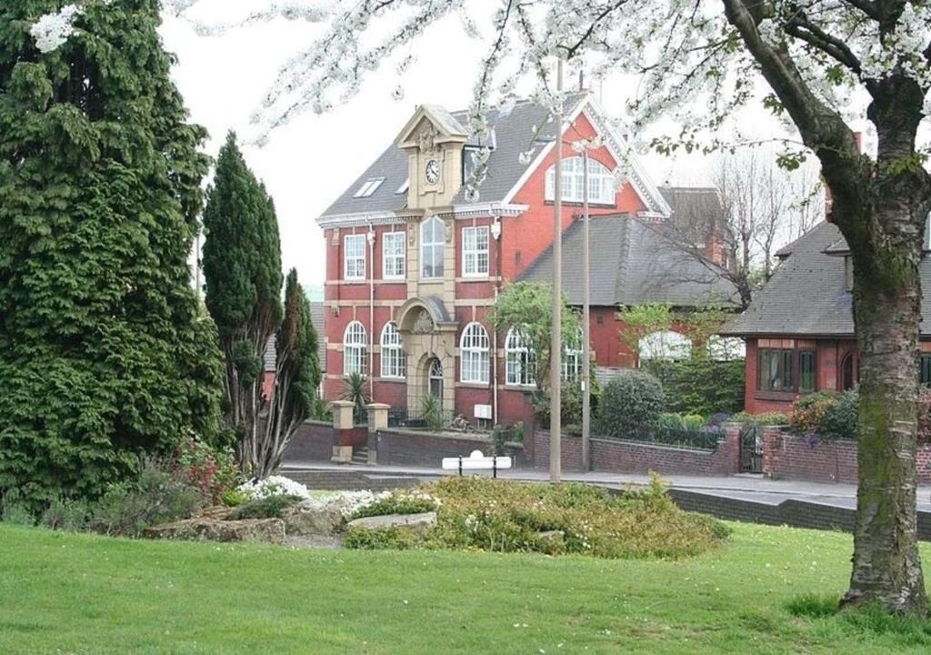 Swinton House | Carnegie Library Christie 2 Bedrooms