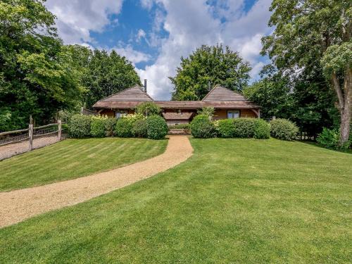 Sedlescombe House | Castlemans Stables East