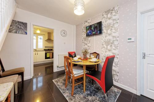 Canterbury Apartment | Cedar Villa- Great 4 bedrooms for contractors & teams