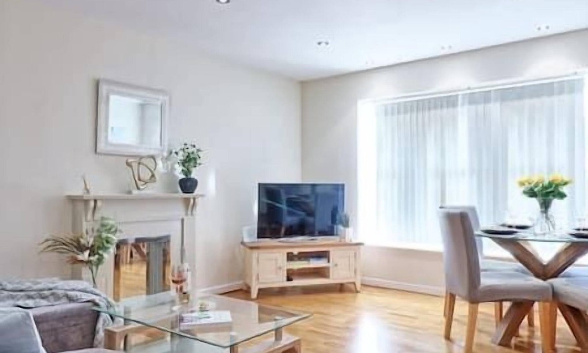Great Baddow Apartment | Central Chelmsford/A12/Sleeps 7/Free Parking/Ensuite