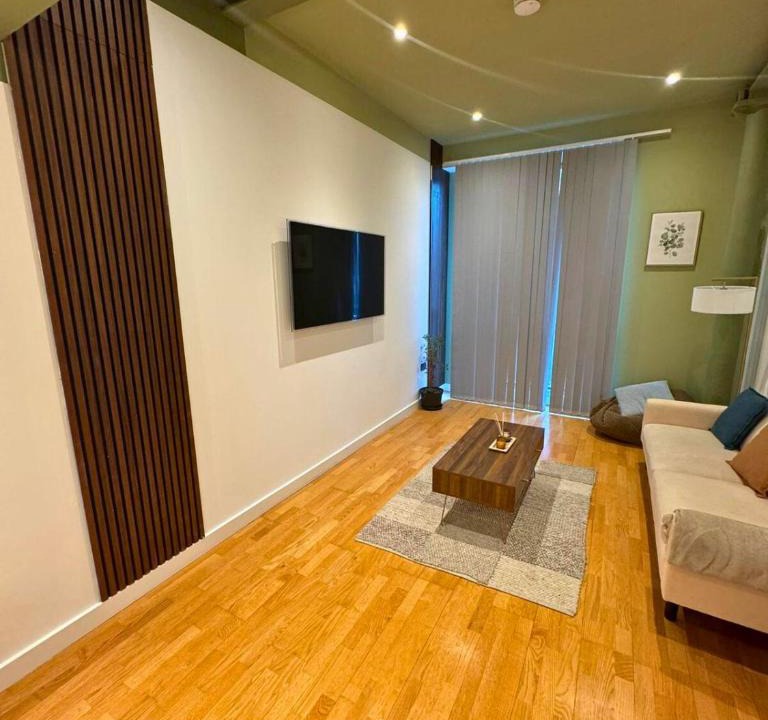 Cheetham Hill Apartment | Central Manchester City Apartment - Next To AO Arena - With Parking