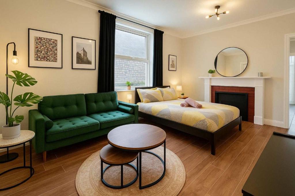 Grangetown Apartment | Central Studio Apartment for 2
