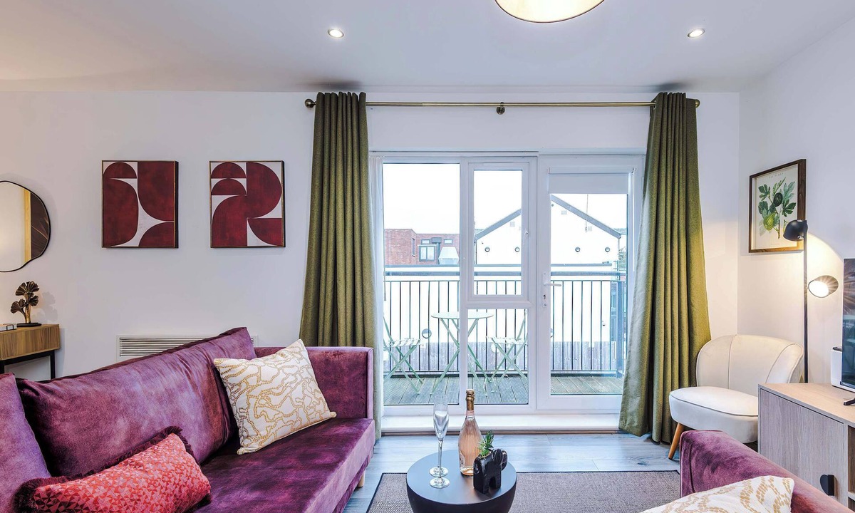 Formby Apartment | Centrally Located Flat off Formby High Street!