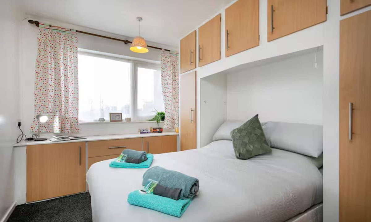 Bramcote Apartment | Charming 1-Bed Flat in a Peaceful Area - Pass the Keys