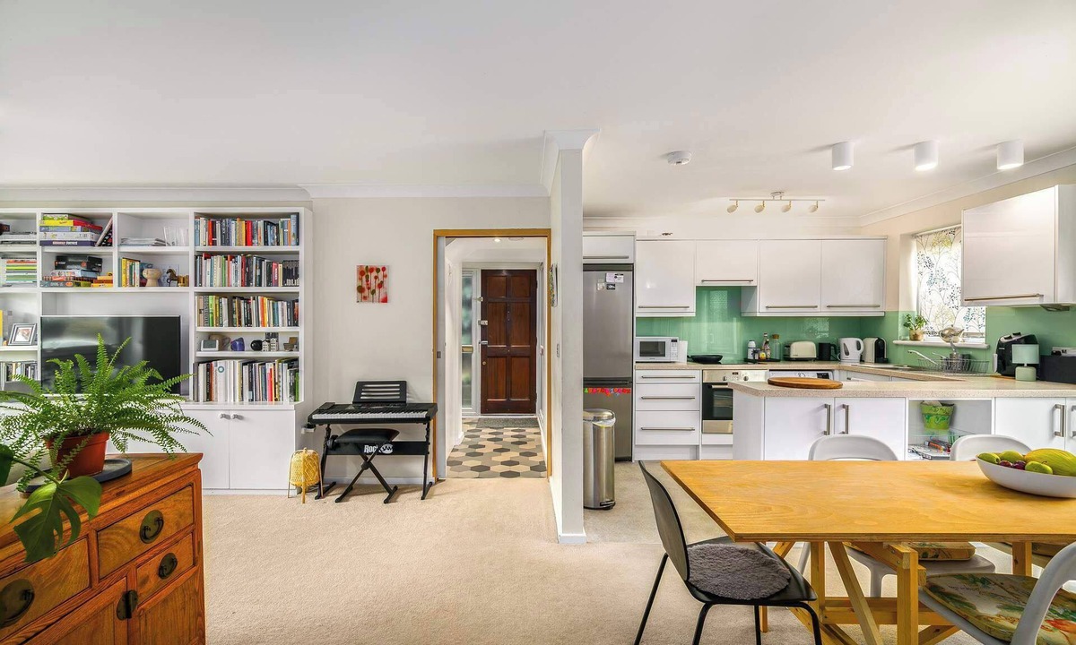 East Finchley House | Charming 2-Bed House near Hampstead Heath + Garden