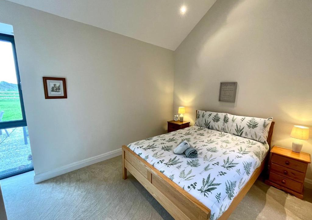 Vale of Glamorgan House | Charming 3BR Cottage with Garden | Southerndown