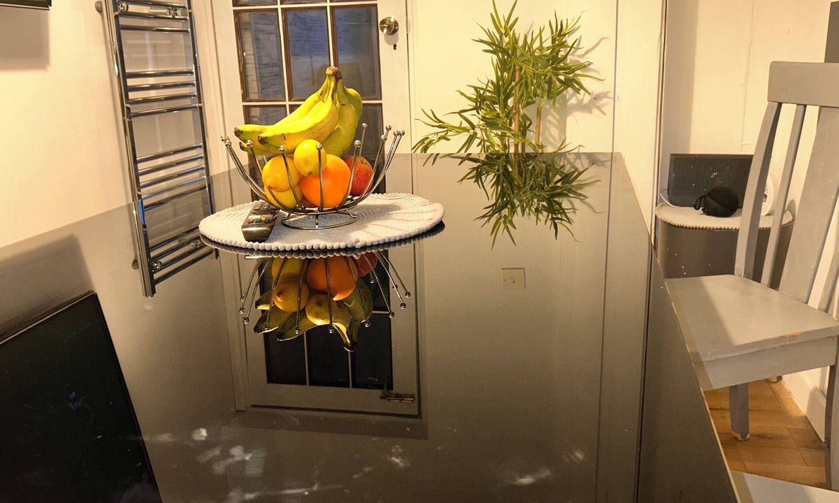 Basildon House | Charming 4-bedroom House Rental in Basildon, UK