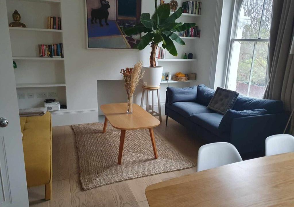 Clissold Apartment | Charming Apartment Steps Away From Islington