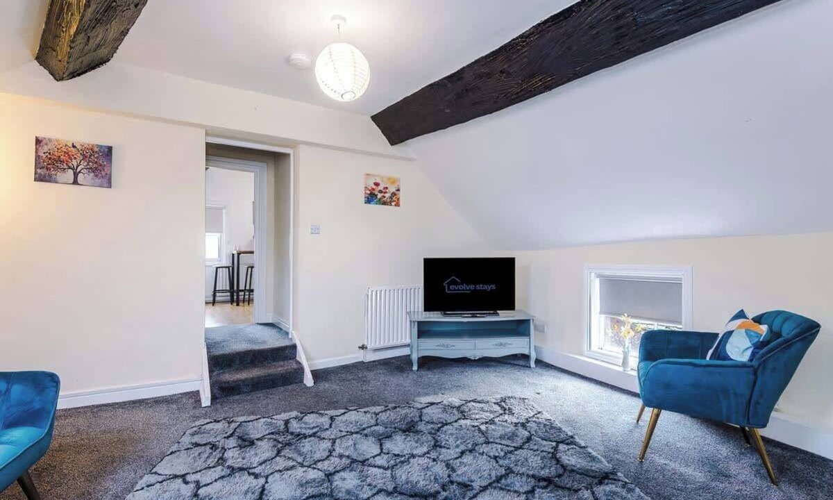 Wem Apartment | Charming Grade II Listed Apartment | Sleeps 4