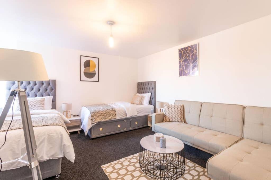 Stafford Apartment | Charming Studio Central Stafford