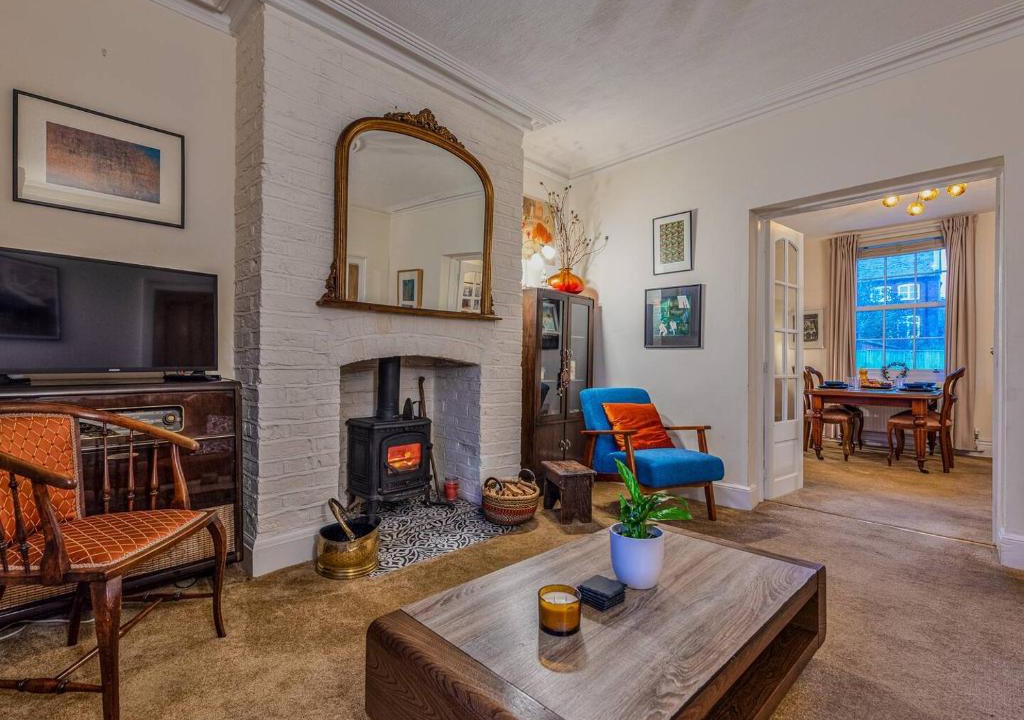 Market Drayton House | Charming Victorian Hidden Gem - Pass the Keys