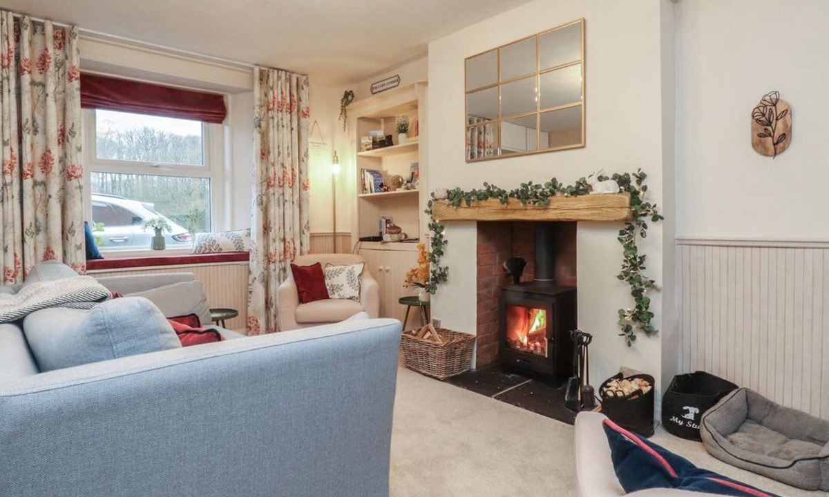 Langcliffe Cottage | Charming Willow Wood Retreat in Settle