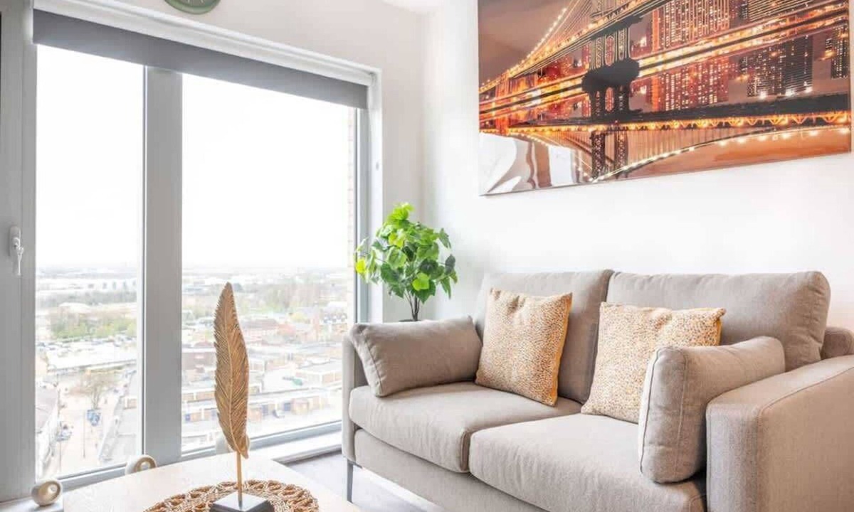 Eccles Apartment | Chic Stay at Vicarage Grove Eccles Manchester UK