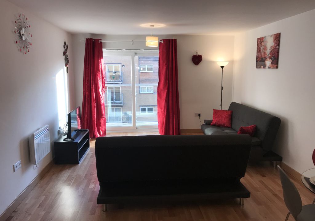 Basildon House | City Centre Apartment