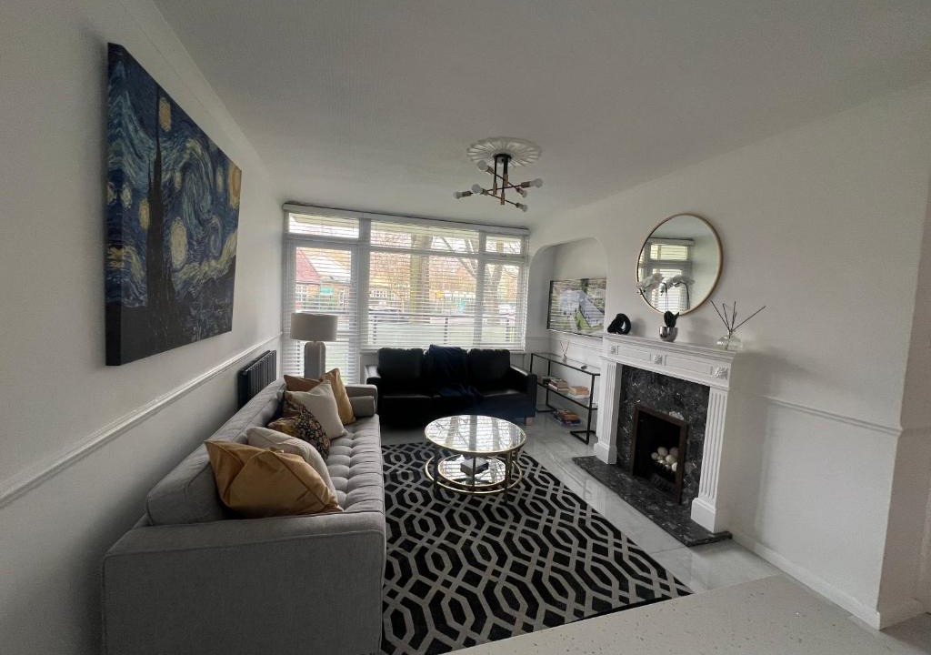 Latchmere Apartment | Clapham Oasis: Relax & Explore!