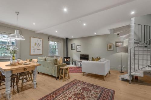 Lower Oddington House | Claytons Hideaway