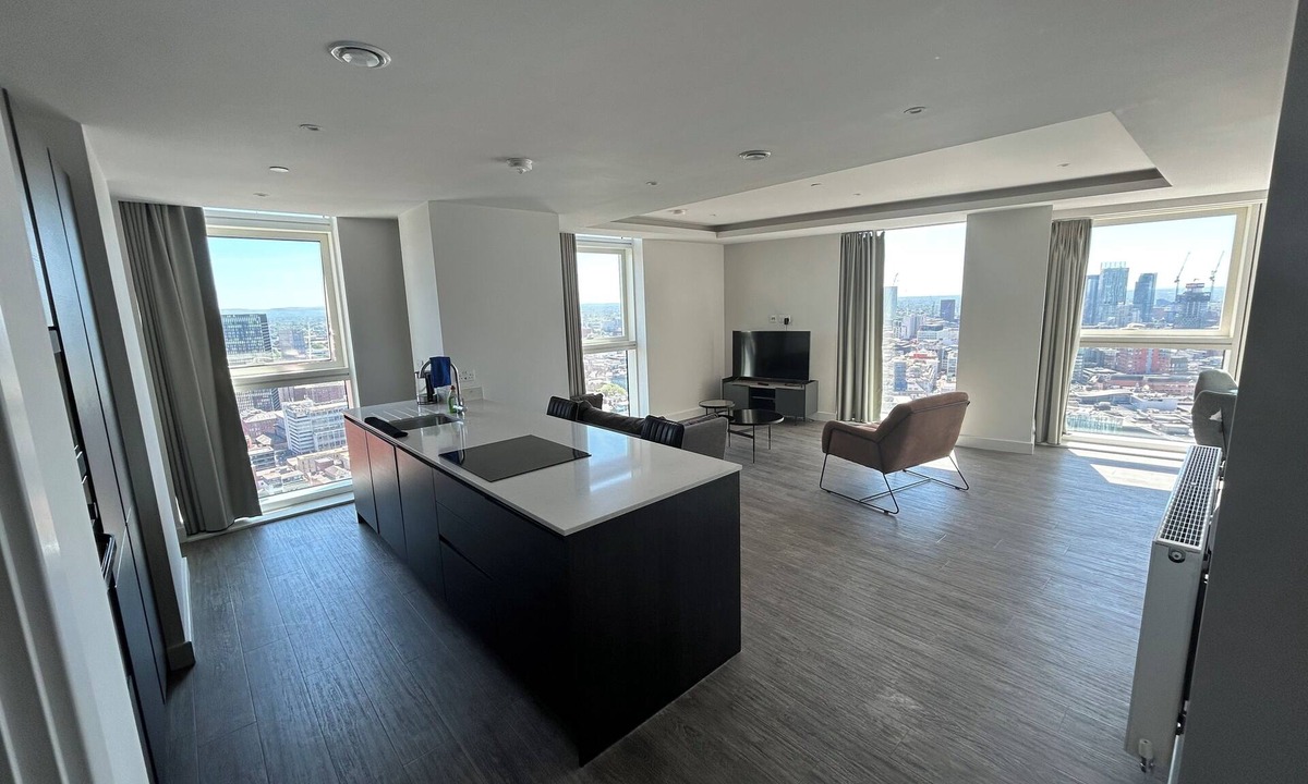 Northern Quarter Apartment | Cloud 32 | Luxury Skyline Stay in Manchester