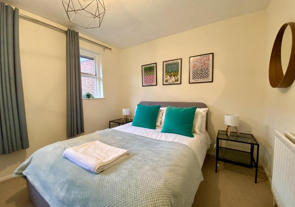 Bracknell House | Comfortable 2 Bedroom House in Bracknell