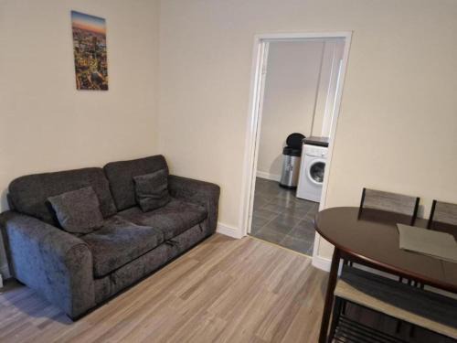 Washington House | Comfortable 2Br Home-Free Parking-Great Location