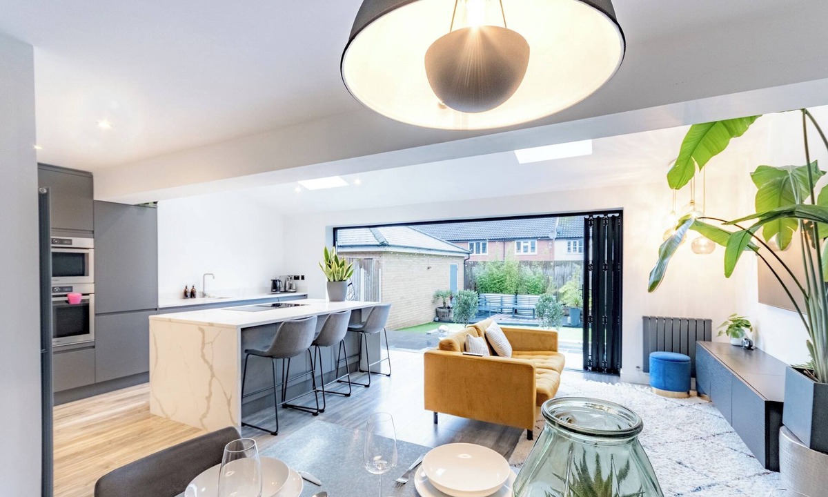 Chelmsford House | Comfortable 3 bedroom Home | Chelmsford | Sleeps 5 - Pass the Keys