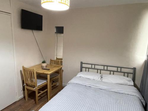 Lewisham House | Comfortable double room