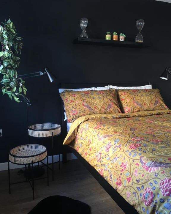 Glastonbury House | Comfortable rooms with live in host, walking distance to the High St & more