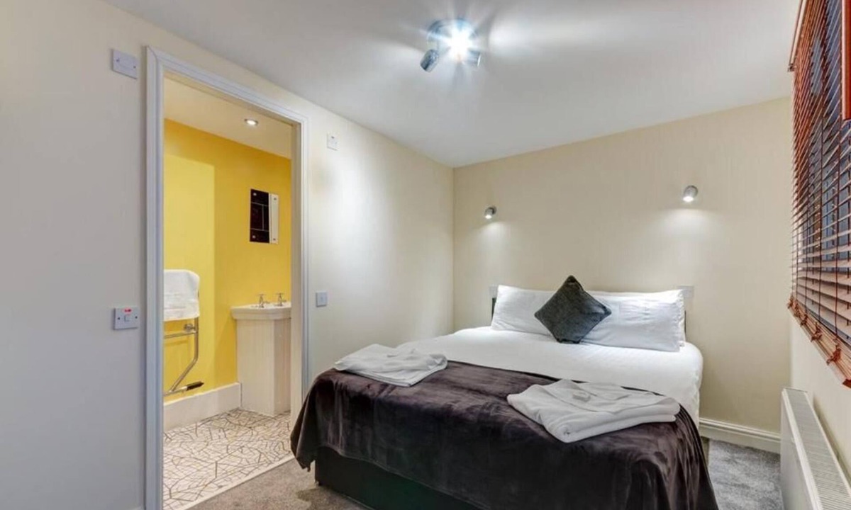 Nottingham Hotel | Commodore Hotel