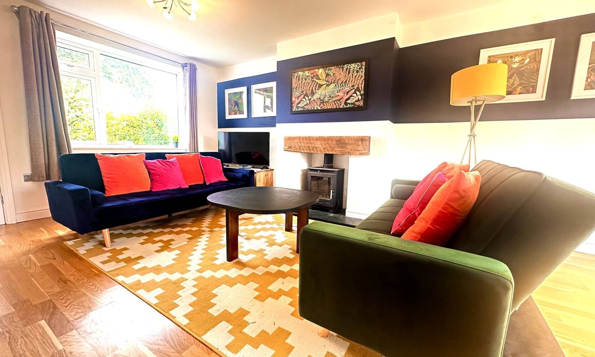 Wirral House | Contractor Accommodation Near Deeside - Sleeps 6