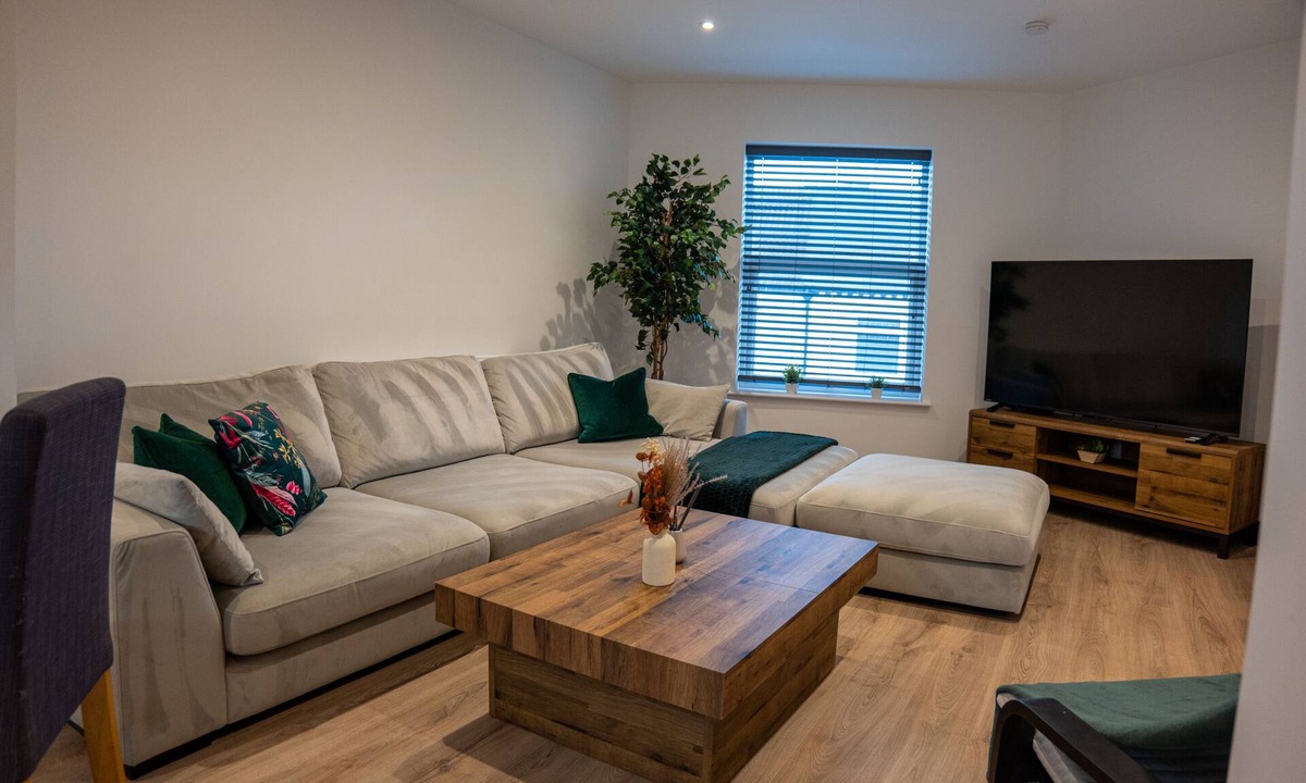 Giltbrook Apartment | Contractor Accommodation- 5 Beds - Free Parking