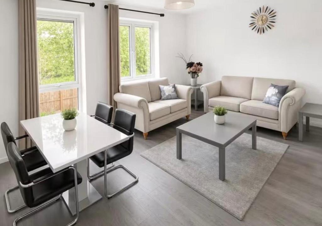 Preston Apartment | Convenient Modern Lrg 2 Bedroom w WiFi and Parking